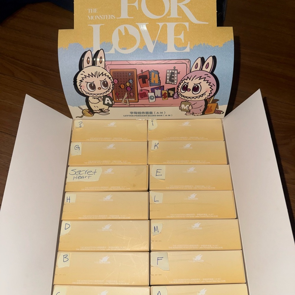 Labubu Pin for love keychain